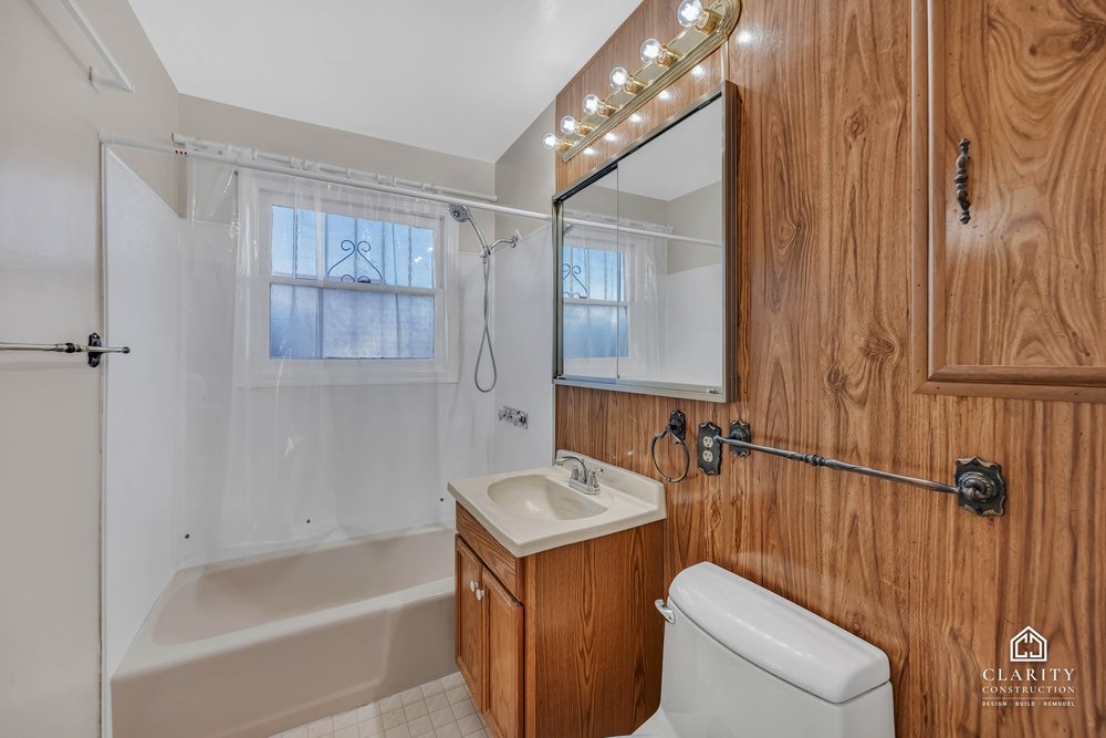 Before: the hall bathroom of the Fremont ranch house before the remodel