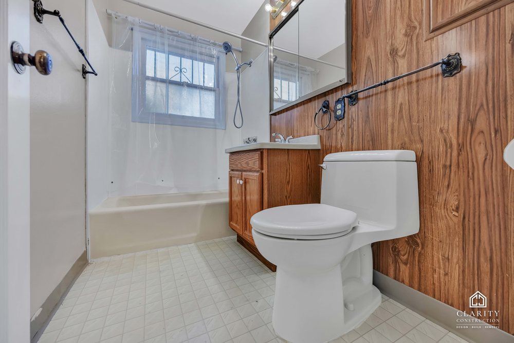 Before: the hall bathroom of the Fremont ranch house before the remodel